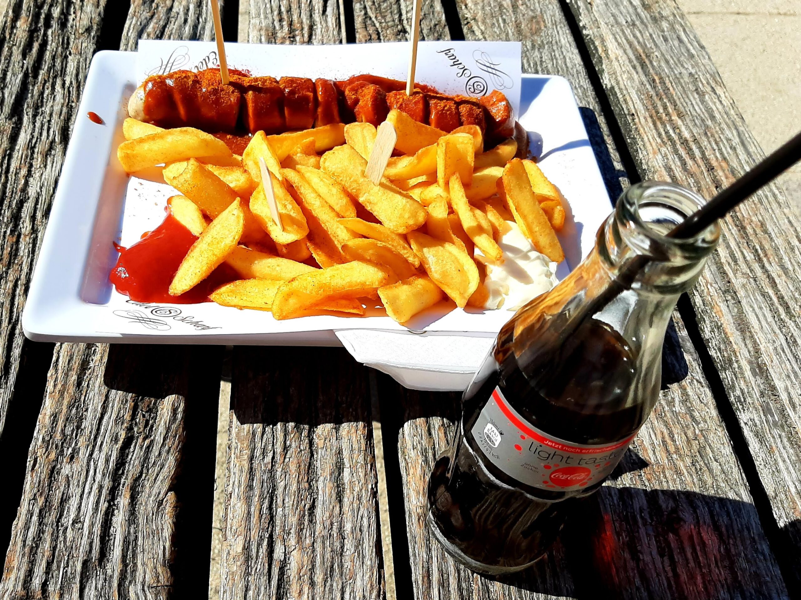 Coronablogger isst Currywurst mit Pommes